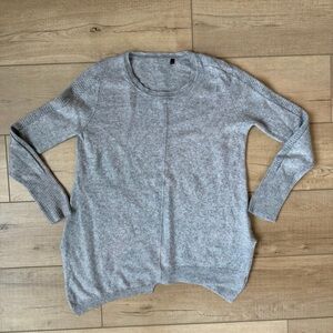 100% Cashmere Grey Pull Over Crewneck Long Sleeve Medium Pullover Sweater Womens